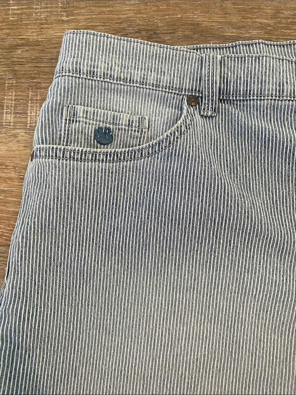 Gloria Vanderbilt casual women